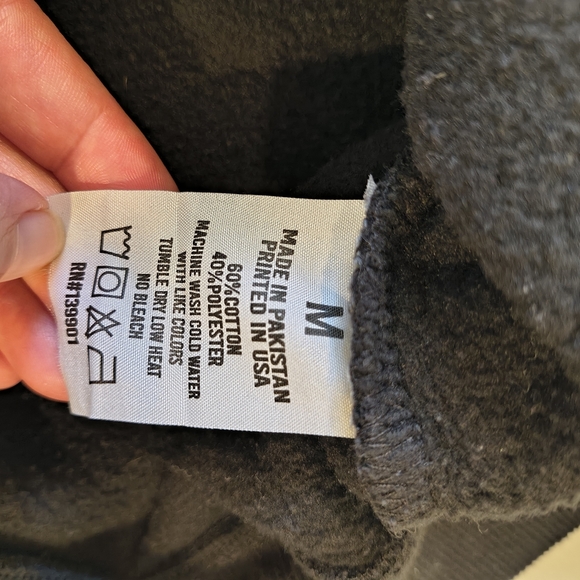 3 Forty " Wanna Play " Black Hoodie with Graphic Print Horror - Picture 7 of 9